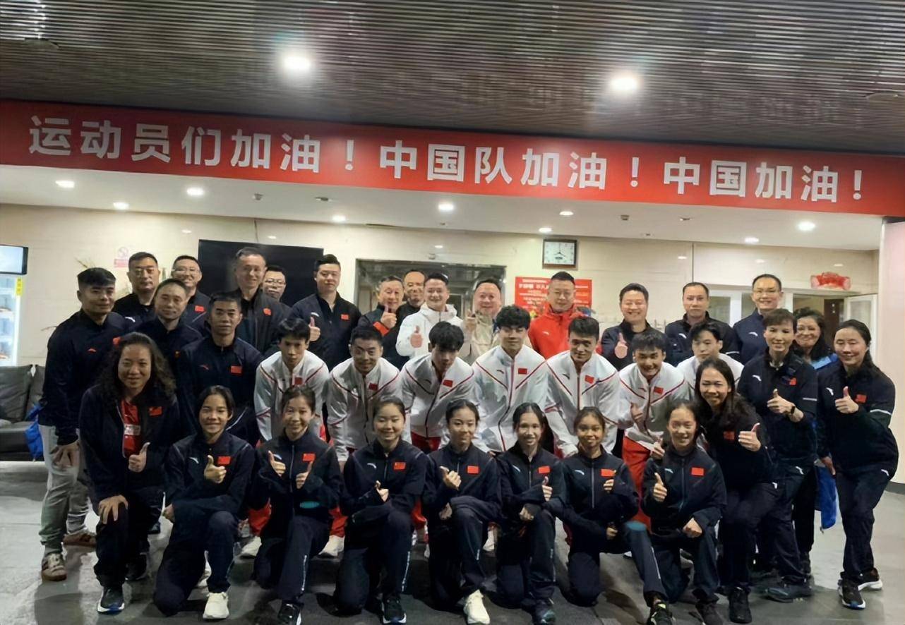 爱游戏在线-关于篮球队主教练发声，誓言带队登顶的信息