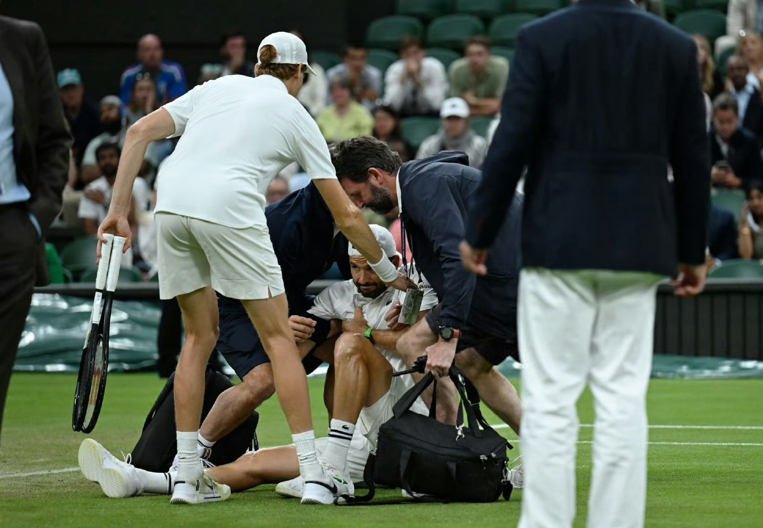 温网轻取拉沃尔杯，纳达尔点燃赛场