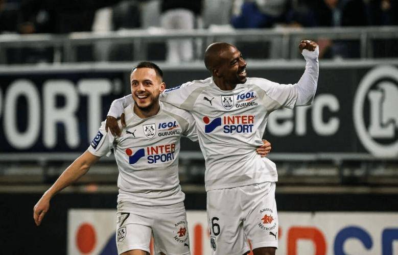 里尔将在主场迎战亚眠：保级关键战