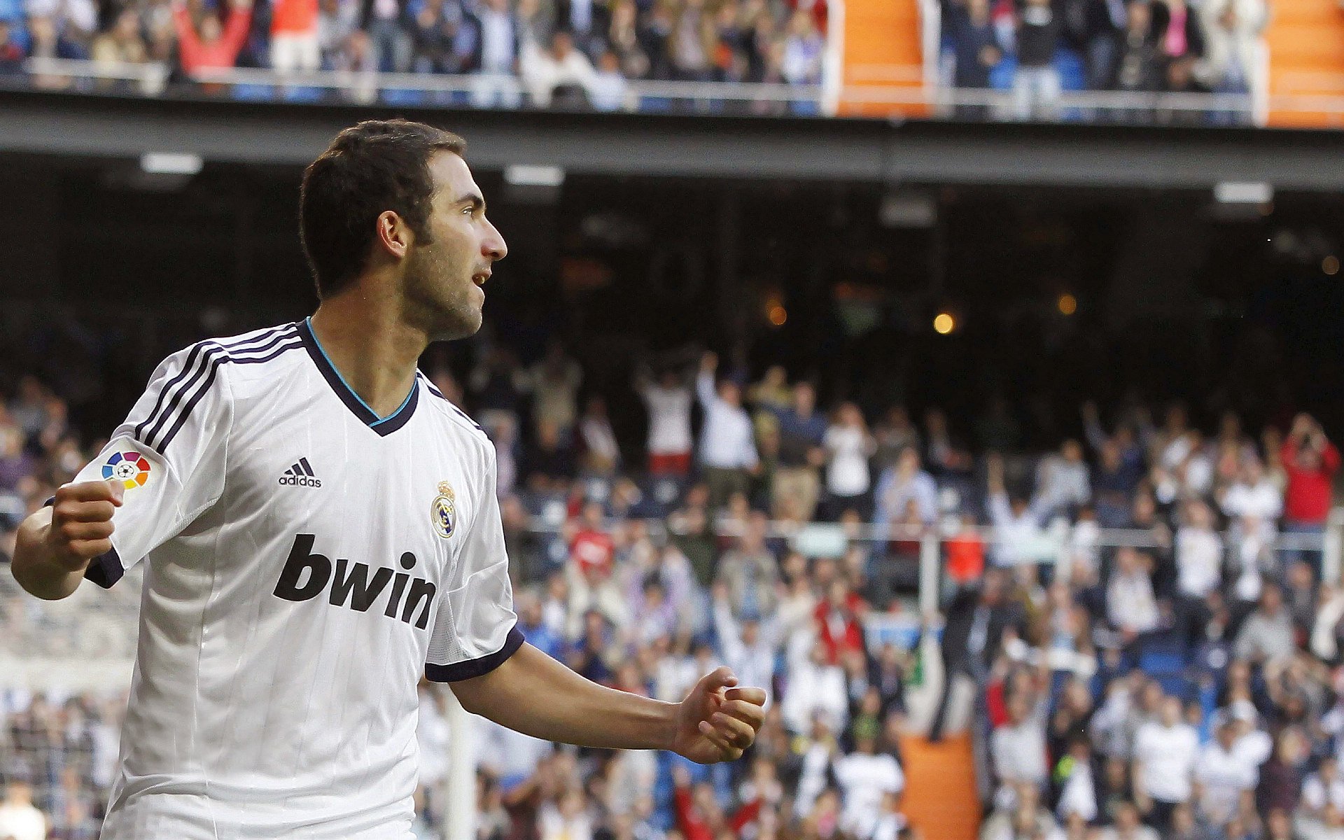 双城记，当德国终结阿森纳，劳塔罗在压力中加冕