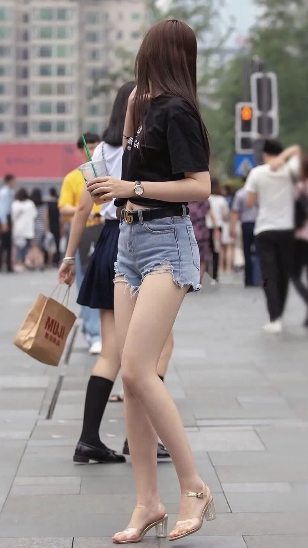血性与天赋的碰撞，2026世界杯B组之夜，伊朗的铁蹄与佩德里的孤光